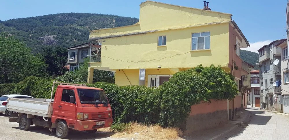 ZENTRAL GELEGENES ZWEI-FAMILIENHAUS IN KONYA